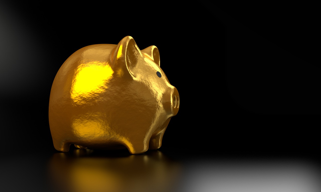 Freelancer managing separate bank accounts and transferring funds into a dedicated tax reserve.
