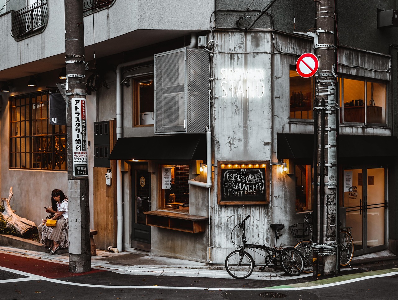 Remote worker accessing local files from a cafe using secure hardware authentication